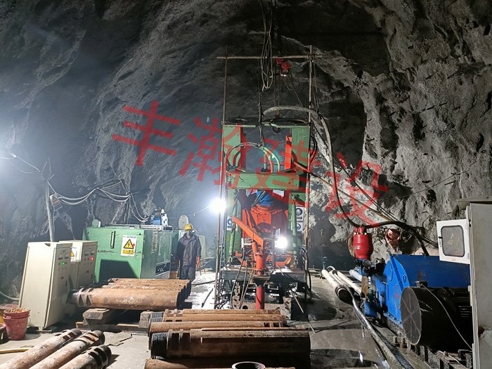 尼泊爾三金考拉水電站，第二條60°斜井一次成井，2.6米直徑，深度250米，成功開鉆